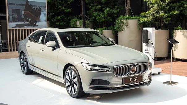 Volvo S90 Recharge về Việt Nam khởi điểm từ 2,89 tỷ đồng