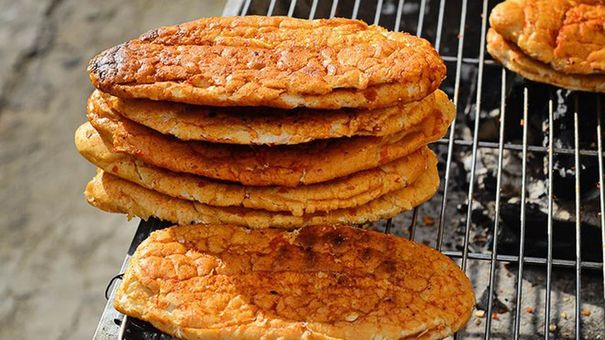 'Oanh Tạc' Ngõ Ẩm Thực Sinh Viên Cực Hút Khách