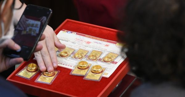 Giá vàng hôm nay 30.3.2024: Vàng nhẫn neo cao chót vót