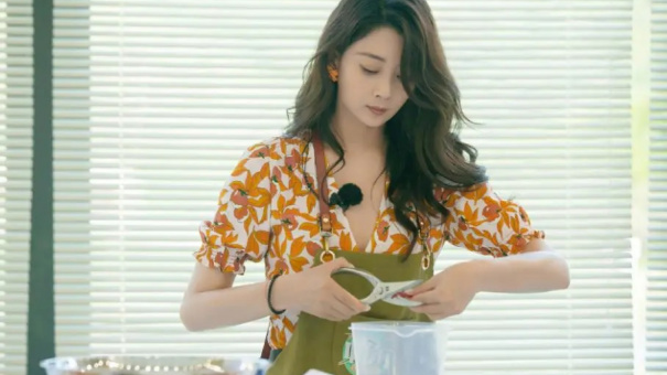 Khác biệt của phụ nữ tiết kiệm tiền và phụ nữ không tiết kiệm tiền sau tuổi 40