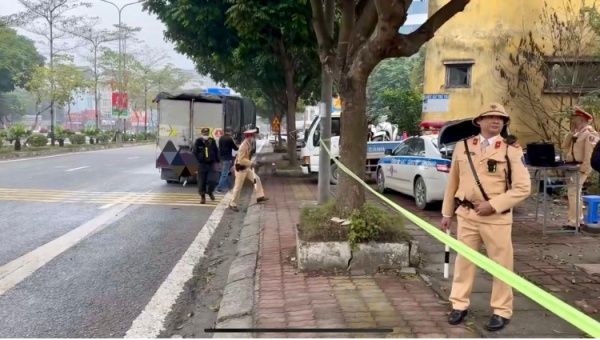 Hơn 2 Tấn Kê Gà Không Rõ Nguồn Gốc Bị Thu Giữ Tại Hà Nội