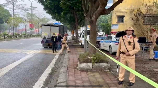 Hơn 2 Tấn Kê Gà Không Rõ Nguồn Gốc Bị Thu Giữ Tại Hà Nội