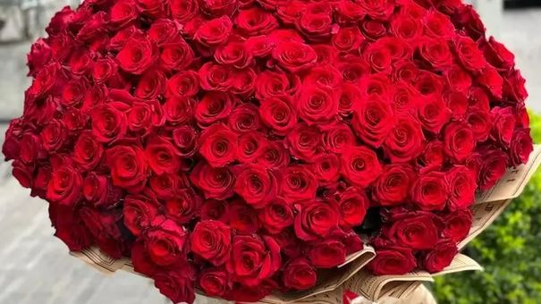 Đại gia Hà Nội mua bó hoa 26 triệu đồng tặng vợ ngày 8/3