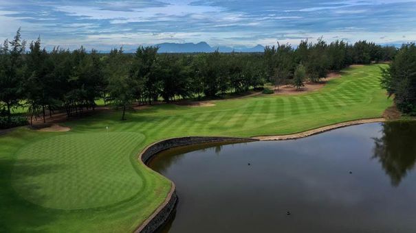 Các sự kiện lớn và những đường bay mới nâng thêm tên tuổi của điểm đến các sân golf miền Trung
