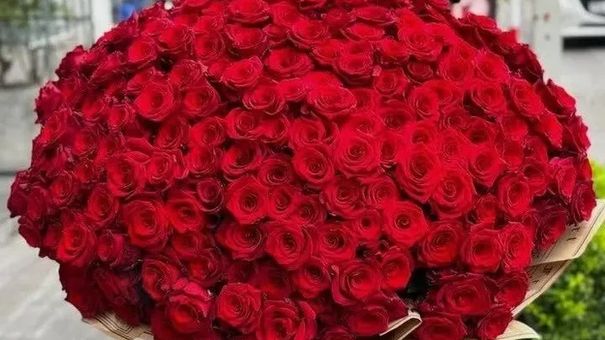 Doanh nghiệp chi hơn 200 triệu đồng mua hoa dịp 8/3