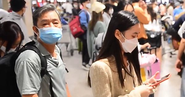 Giá vé máy bay cao dịp lễ, khách kêu 'không kham nổi'
