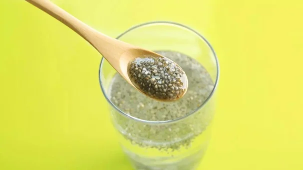 7 lợi ích của nước nghệ hạt chia giảm cân