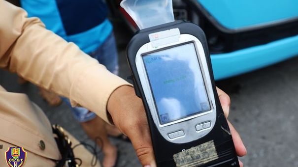 Lý Giải Hiện Tượng Không Uống Rượu Bia Nhưng Vẫn Có Cồn Trong Người