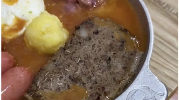 Bánh mì chào Cột Điện Quán chi nhánh Thái Bình sẽ đóng cửa sau sự cố dòi bò ngoe nguẩy trong suất bánh mì pate