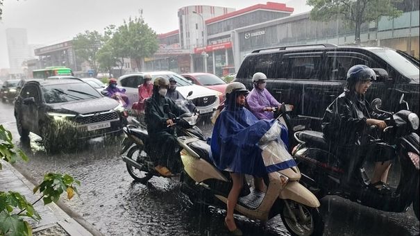Thời tiết ngày 13/5: Bắc Bộ mưa rào và dông, Nam Bộ nắng nóng