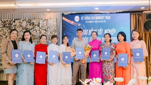 Ula Namaste Yoga chi nhánh Phú Yên vừa tổ chức Lễ trao bằng tốt nghiệp cho các HLV Yoga 200h
