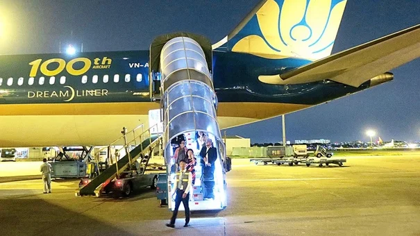 Rốt cuộc giá vé máy bay đắt đỏ do đâu?