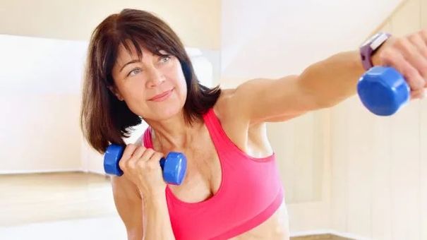 Làm thế nào để có cơ bụng săn chắc sau tuổi 50?