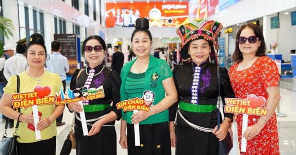 Điện Biên đón hàng nghìn lượt khách đổ về dịp kỷ niệm 70 năm chiến thắng Điện Biên Phủ