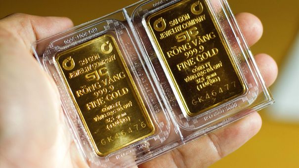 Có hay không chuyện đẩy giá vàng miếng SJC lên cao để... bán vàng nhẫn?