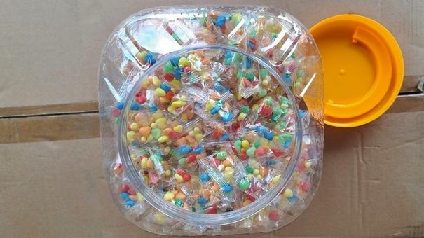Tạm giữ trên 10.000 gói kẹo nghi nhập lậu tại ga Ngọc Hồi