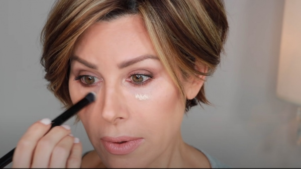 Chuyên Gia Make-up Tiết Lộ Những Thói Quen Khiến Bạn Trông Già Đi