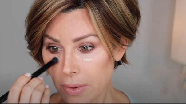 Chuyên Gia Make-up Tiết Lộ Những Thói Quen Khiến Bạn Trông Già Đi
