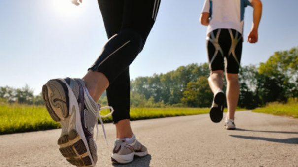 Đi bộ 1 km đốt cháy bao nhiêu calo?