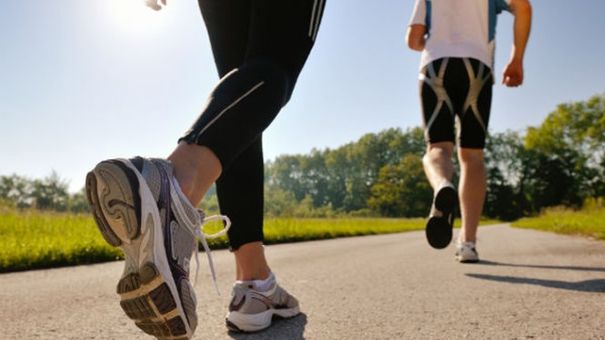 Đi bộ 1 km đốt cháy bao nhiêu calo?