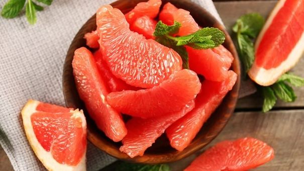 Có nên ăn bưởi hoặc uống nước ép bưởi để giảm cân?