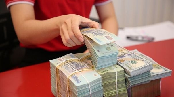 Gửi tiền vào sổ tiết kiệm hay tài khoản an toàn và lãi nhiều hơn?