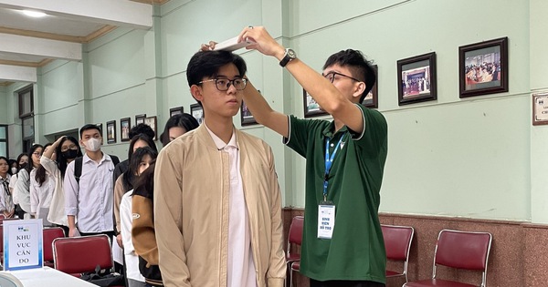 Trường Quản trị và Kinh doanh (Đại học Quốc gia Hà Nội) không xét tuyển thí sinh thấp lùn