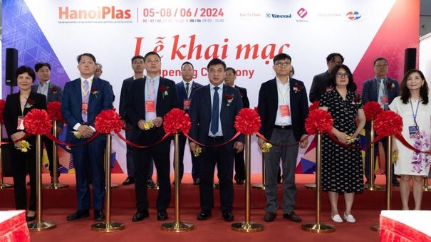 Hơn 200 doanh nghiệp tham dự Triển lãm Quốc tế lần thứ 12 về máy móc, thiết bị công nghiệp ngành nhựa, cao su