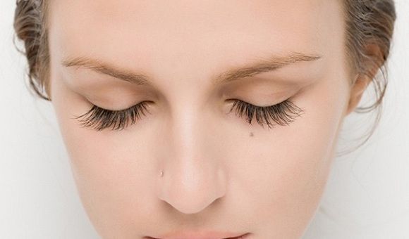 Mẹo Dưỡng Mi Cong Tại Nhà Làm Các Nàng Thích Mê
