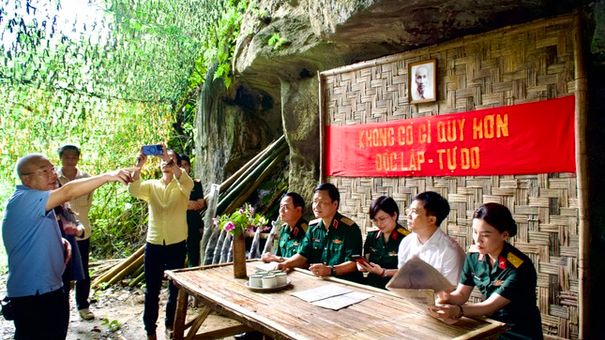 Đạo Diễn Nguyễn Danh Dũng Làm Phim Về Bộ Đội Cụ Hồ