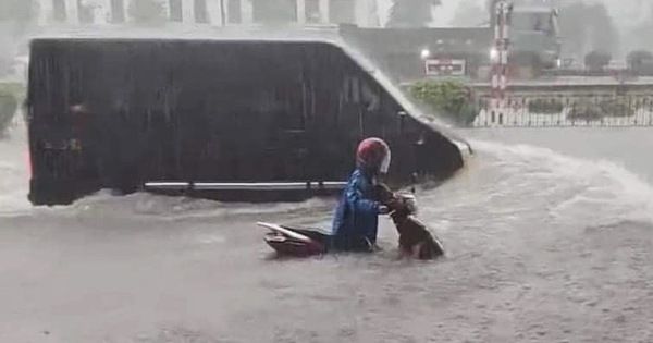 Miền Bắc mưa to kéo dài tới sáng mai, cảnh báo lũ quét ở 14 tỉnh/thành Bắc Bộ