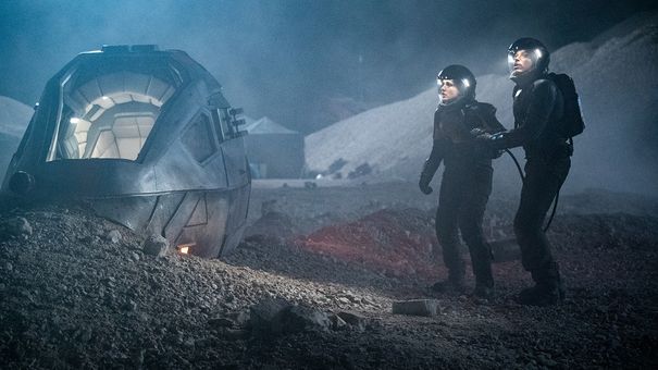 Trailer Tín Hiệu Vũ Trụ: thảm họa ngoài không gian, quái vật bí ẩn cùng những pha rượt đuổi nghẹt thở