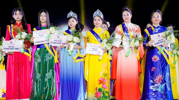 Người đẹp Áo dài và Sen Hà Nội 2024