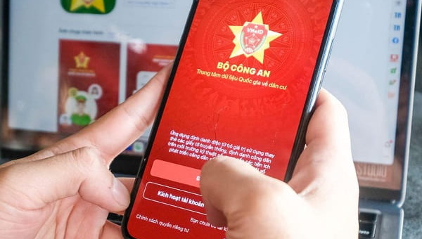 Tích Hợp Giấy Phép Lái Xe Vào VNeID Có Phải Là Bắt Buộc?