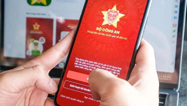 Tích Hợp Giấy Phép Lái Xe Vào VNeID Có Phải Là Bắt Buộc?