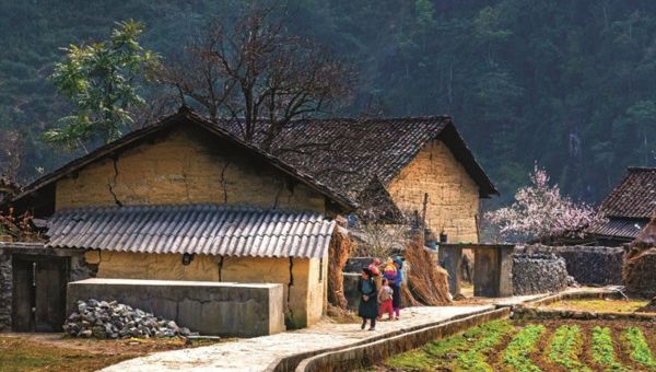 Làng H'Mông Sảo Há Đầy Ma Mị Mời Gọi Du Khách Tới Khám Phá