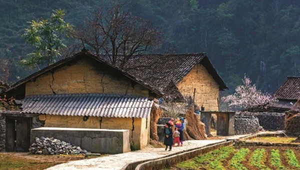 Làng H'Mông Sảo Há Đầy Ma Mị Mời Gọi Du Khách Tới Khám Phá