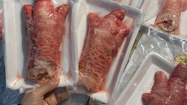 Chân gà Đông Tảo 'khủng' giá hơn 400.000 đồng một cái