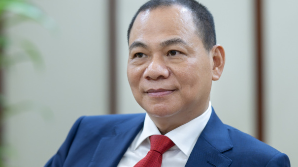 Ông Phạm Nhật Vượng tài trợ gần 3.300 tỷ đồng cho VinFast