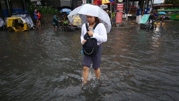 4 Lưu Ý Cần Biết Để Tránh Bệnh Ngoài Da Do Lội Nước Ngập