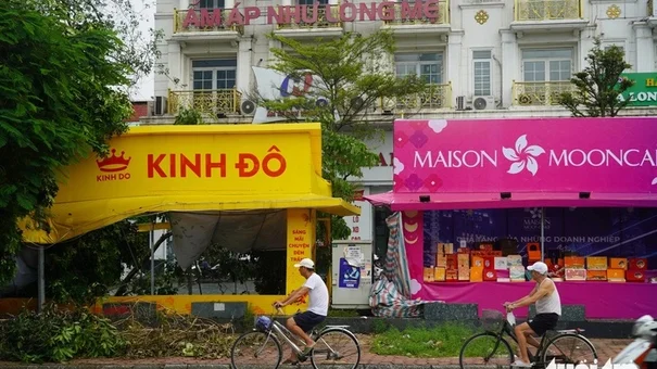 Quầy bánh trung thu Hà Nội sốt ruột ngóng khách mua