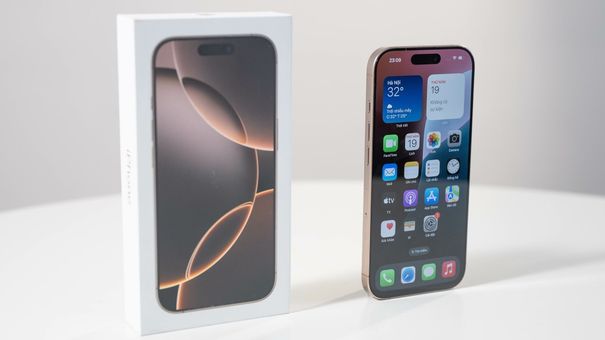 iPhone 16 bán kiểu 'bia kèm lạc' tại Việt Nam