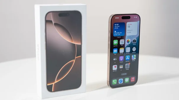 iPhone 16 bán kiểu 'bia kèm lạc' tại Việt Nam