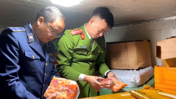 Hà Nội: Thu giữ hơn 10 tấn nội tạng động vật không rõ nguồn gốc