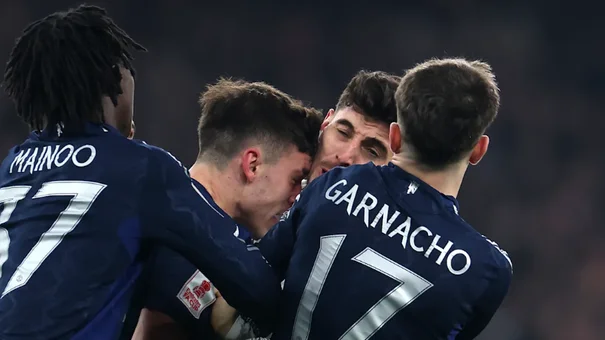 Manuel Ugarte cầu thủ được yêu thích nhất của Man Utd có nguy cơ bị đình chỉ vì ẩu đả trong trận đấu căng thẳng ở FA Cup