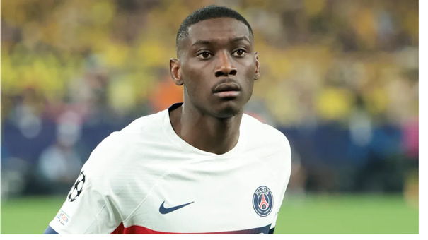 Randal Kolo Muani đưa ra quyết định về sự quan tâm của Man Utd và Tottenham