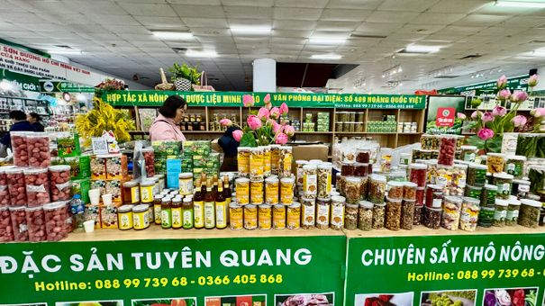 Nhiều đặc sản vùng miền góp mặt tại Hội chợ Xuân Ất Tỵ năm 2025
