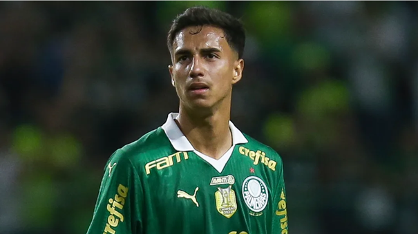 Man City công bố ký hợp đồng với Vitor Reis từ Palmeiras với giá 29,4 triệu bảng