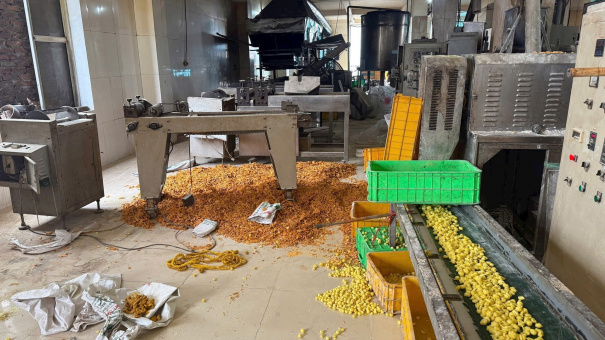Xác chuột chết bốc mùi hôi thối tại cơ sở sản xuất bim bim ở Hoài Đức, Hà Nội
