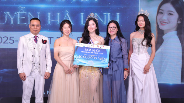 Nữ sinh Kinh tế phát triển UEB đạt giải hoa khôi sinh viên Miss Glamour Pearl 2025